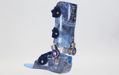 Club foot orthesis